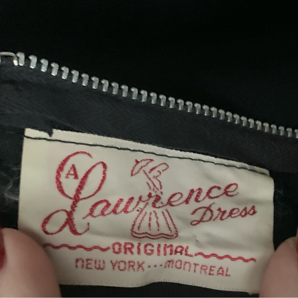 Vintage 60s Black Cocktail Dress With Beautiful Neck Detail. - Picture 5 of 13